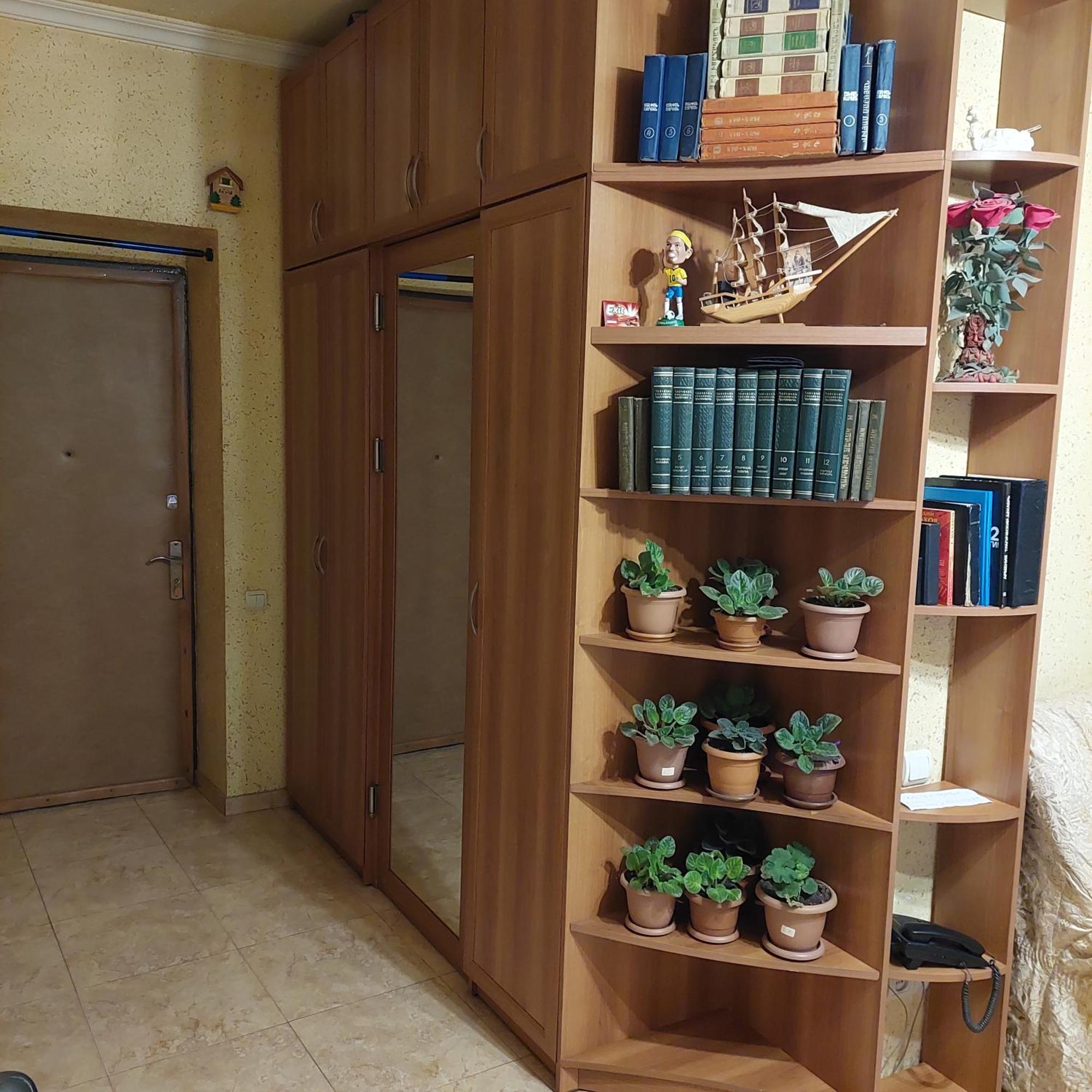 Komitas Metro Druzhba Apartment *
